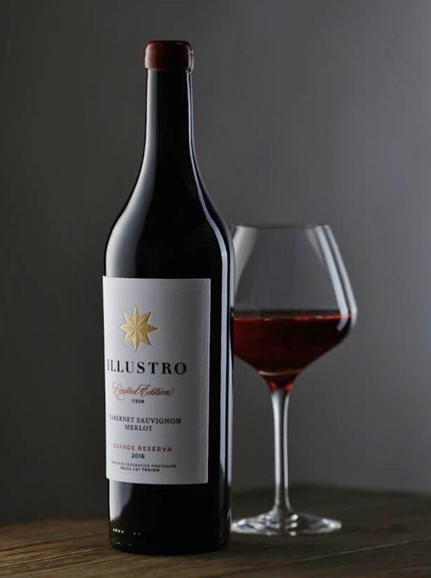 Illustro Fautor red